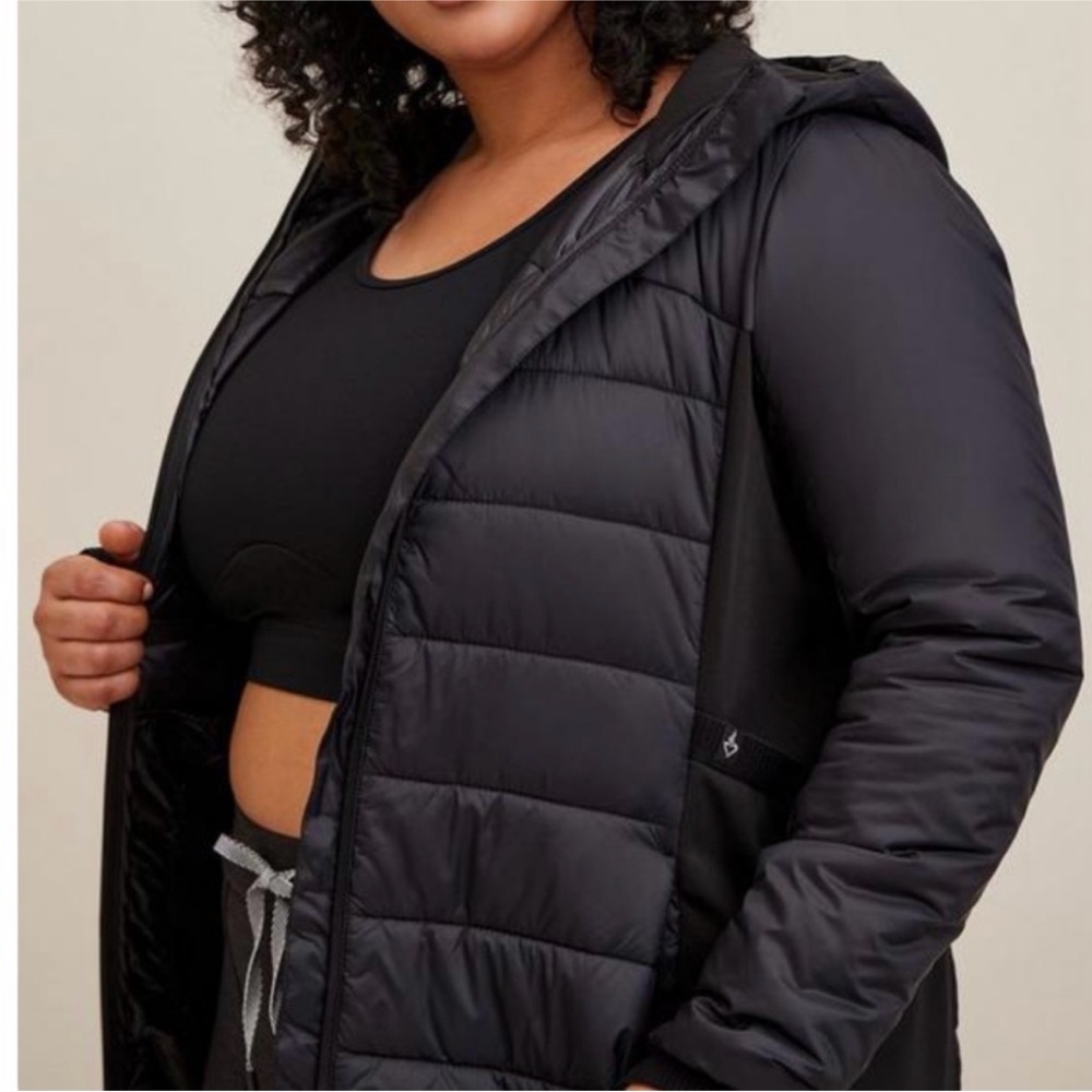 Torrid Active Soft Shell Quilted Puffer Thumbholes Jacket Coat Black Hood 3X